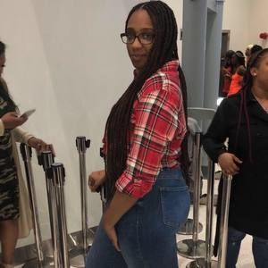 Meet your Posher, Chloe